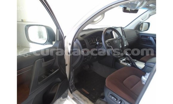 Buy Import Toyota Land Cruiser White Car in Import - Dubai in Curacao Buy Import Toyota Land Cruiser White Car in Import - Dubai in Curacao