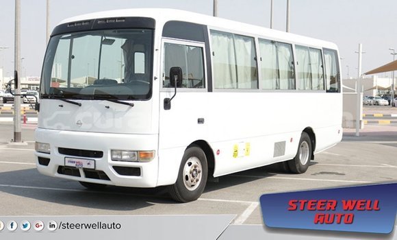 Buy Import Nissan Evalia White Truck in Import - Dubai in Curacao