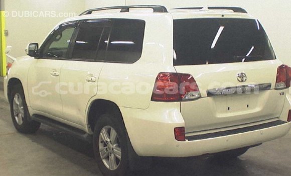 Buy Import Toyota Land Cruiser White Car in Import - Dubai in Curacao Buy Import Toyota Land Cruiser White Car in Import - Dubai in Curacao