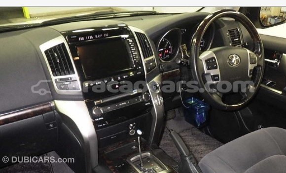 Buy Import Toyota Land Cruiser White Car in Import - Dubai in Curacao Buy Import Toyota Land Cruiser White Car in Import - Dubai in Curacao
