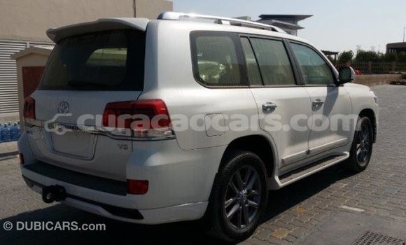 Buy Import Toyota Land Cruiser White Car in Import - Dubai in Curacao Buy Import Toyota Land Cruiser White Car in Import - Dubai in Curacao