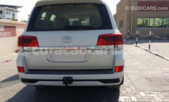 Buy Import Toyota Land Cruiser White Car in Import - Dubai in Curacao Buy Import Toyota Land Cruiser White Car in Import - Dubai in Curacao