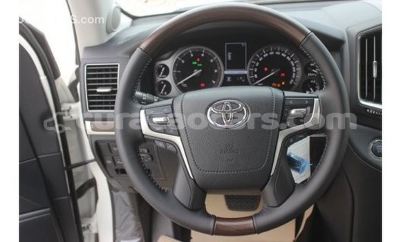 Buy Import Toyota Land Cruiser White Car in Import - Dubai in Curacao Buy Import Toyota Land Cruiser White Car in Import - Dubai in Curacao