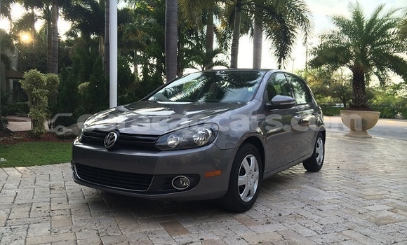 Buy Used Volkswagen Golf Beige Car in Willemstad in Curacao