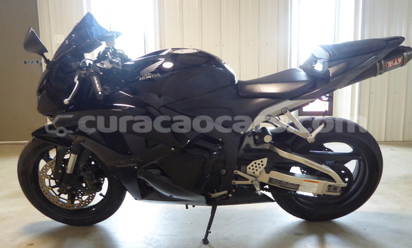 Buy Used Honda CBR Black Bike in Willemstad in Curacao Buy Used Honda CBR Black Bike in Willemstad in Curacao