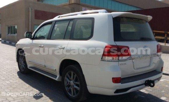 Buy Import Toyota Land Cruiser White Car in Import - Dubai in Curacao Buy Import Toyota Land Cruiser White Car in Import - Dubai in Curacao
